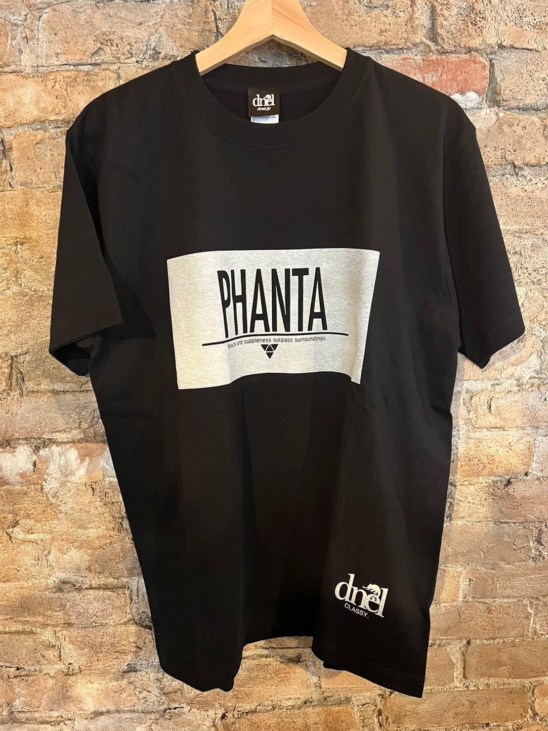 黒Tシャツ ロゴTシャツ